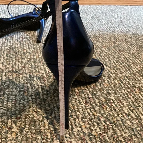 Stuart Weitzman heels - Picture 8 of 8